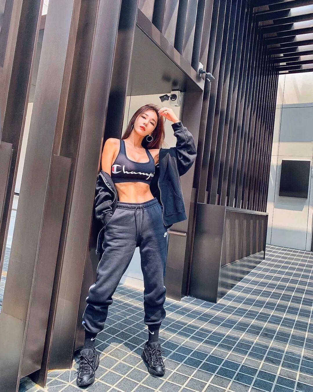 图片[27]-她37岁踏进“夜店”成为最火女DJ，网友都在馋她的身子！-Wellness